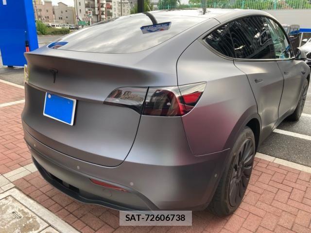 Tesla MODEL Y 2022-10 8832080-2