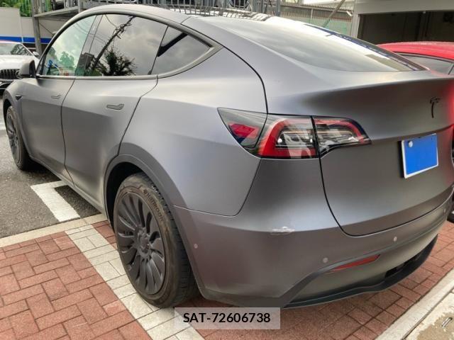 Tesla MODEL Y 2022-10 8832080-3