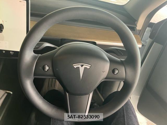 Tesla MODEL Y 2023-02 8832086-9