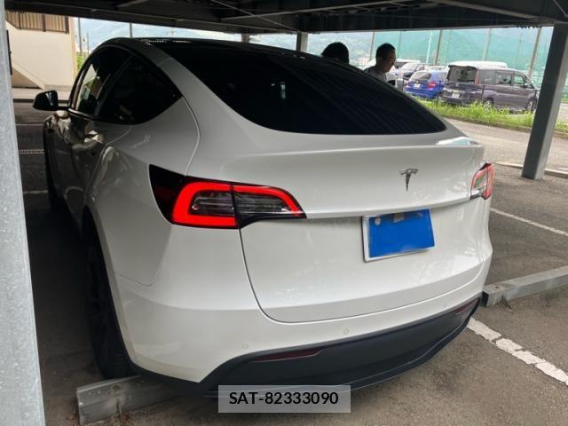 Tesla MODEL Y 2023-02 8832086-2