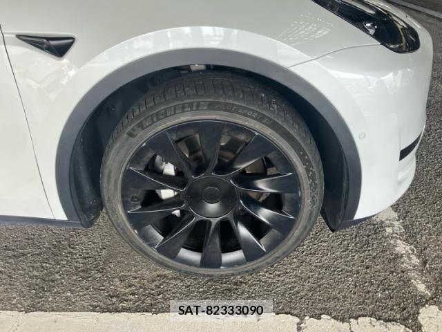Tesla MODEL Y 2023-02 8832086-3