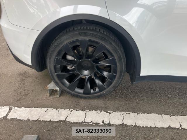 Tesla MODEL Y 2023-02 8832086-4