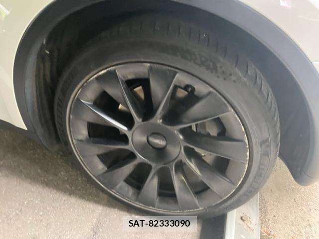 Tesla MODEL Y 2023-02 8832086-5
