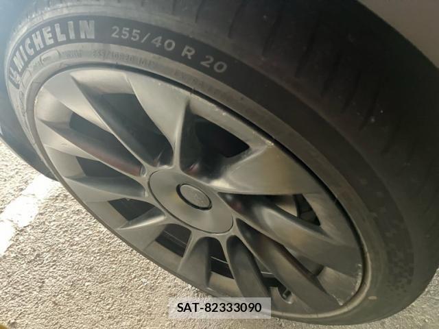 Tesla MODEL Y 2023-02 8832086-6