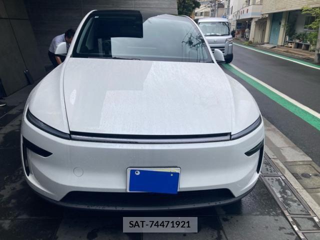 Tesla MODEL Y 2025-08 8832079-0
