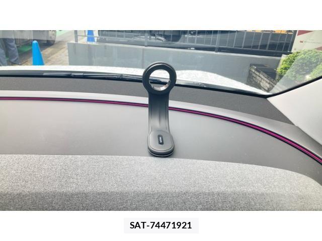 Tesla MODEL Y 2025-08 8832079-14