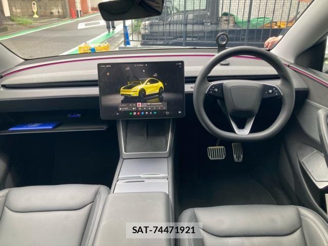 Tesla MODEL Y 2025-08 8832079-6