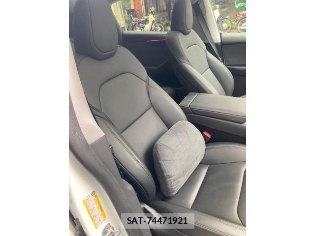 Tesla MODEL Y 2025-08 8832079-8