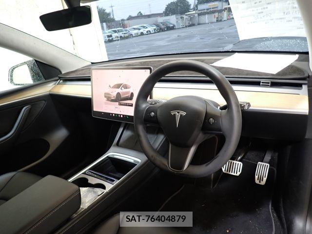 Tesla MODEL Y 2022-11 8872269-1