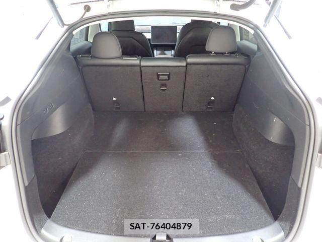Tesla MODEL Y 2022-11 8872269-21