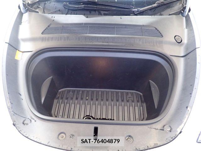 Tesla MODEL Y 2022-11 8872269-23