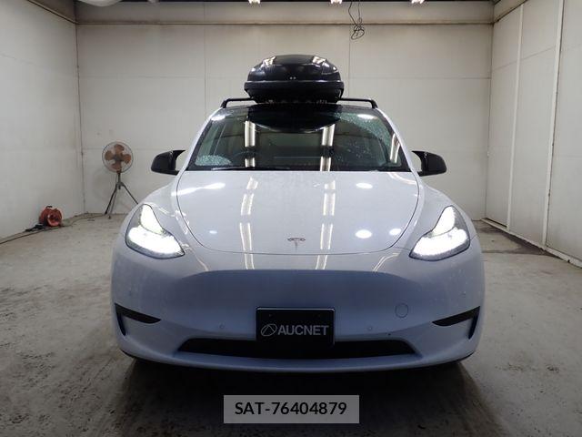 Tesla MODEL Y 2022-11 8872269-5