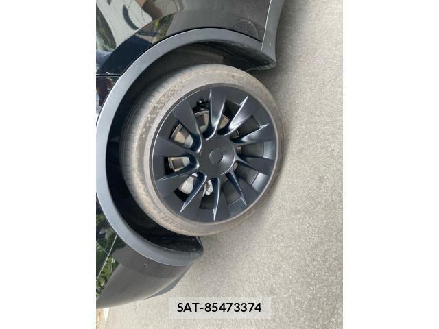 Tesla MODEL Y 2022-09 8872268-4