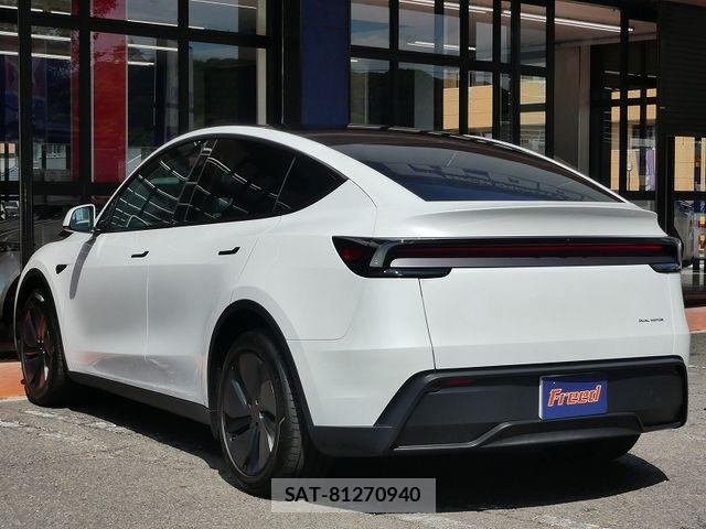 Tesla MODEL Y 2025-12 8882621-5