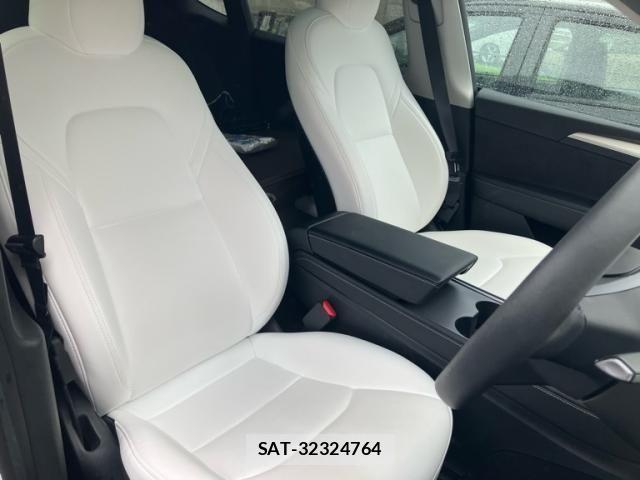 Tesla MODEL Y 2023-10 8882622-14