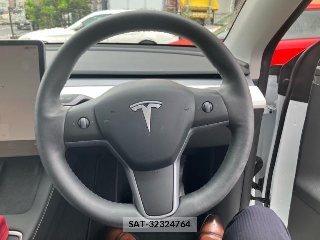 Tesla MODEL Y 2023-10 8882622-15