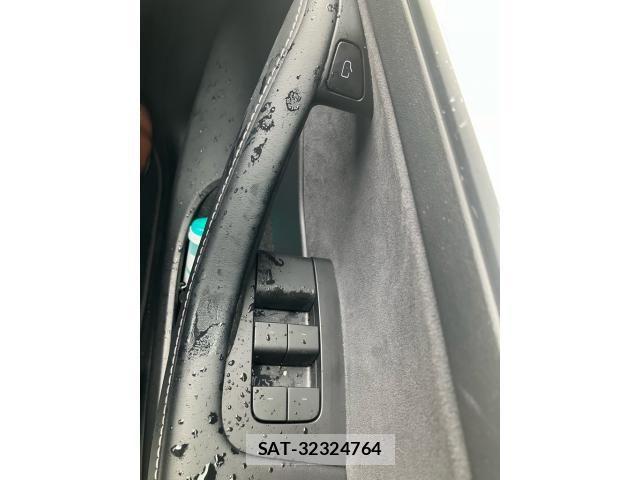 Tesla MODEL Y 2023-10 8882622-16