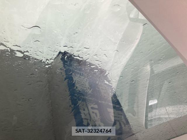 Tesla MODEL Y 2023-10 8882622-17
