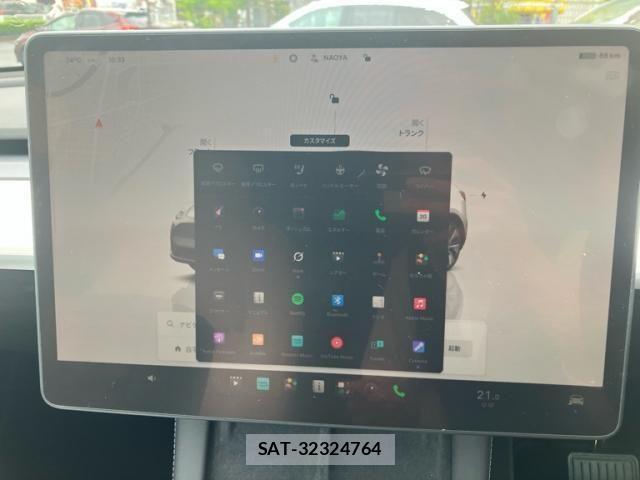 Tesla MODEL Y 2023-10 8882622-19