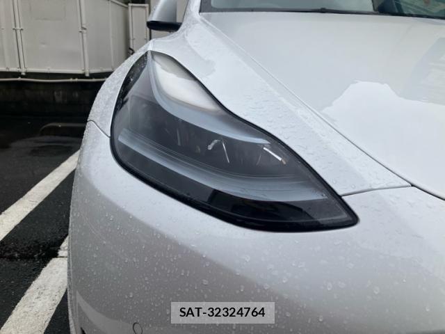 Tesla MODEL Y 2023-10 8882622-4