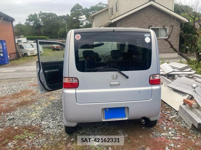 Honda THATS 2002-11 1422631-6