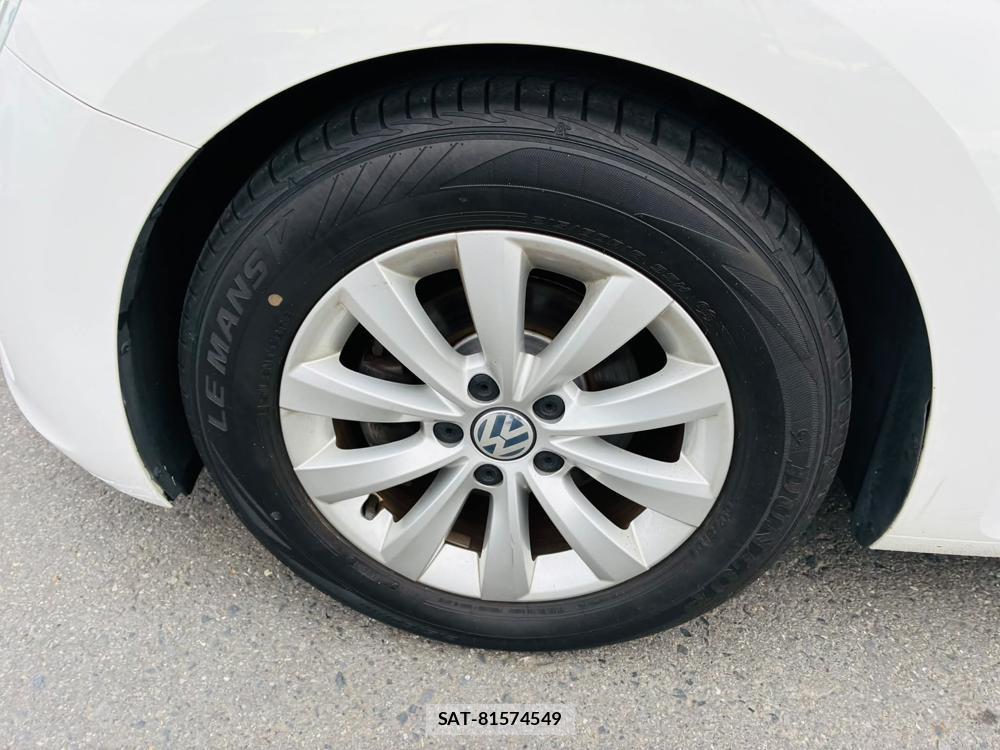 VolksWagen THE BEETLE 2013-05 7491386-26