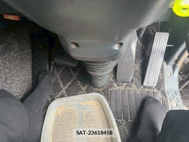 Mitsubishi GREAT 2002-01 8832087-23