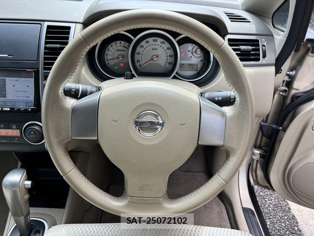 Nissan TIIDA 2012-03 1044061-11