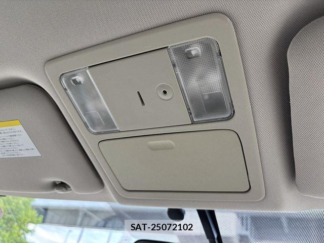 Nissan TIIDA 2012-03 1044061-21
