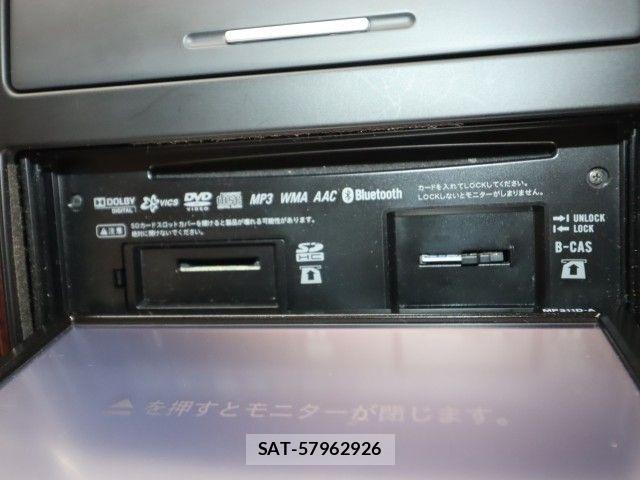 Nissan TIIDA 2012-03 6504198-16