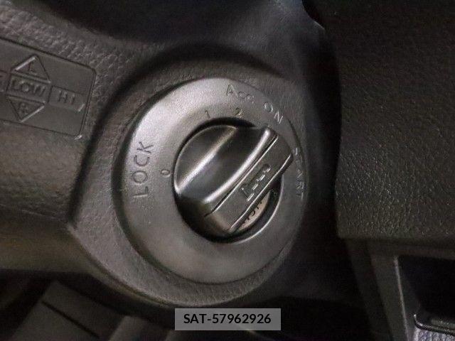 Nissan TIIDA 2012-03 6504198-20