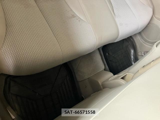 Nissan TIIDA 2006-03 7226159-14