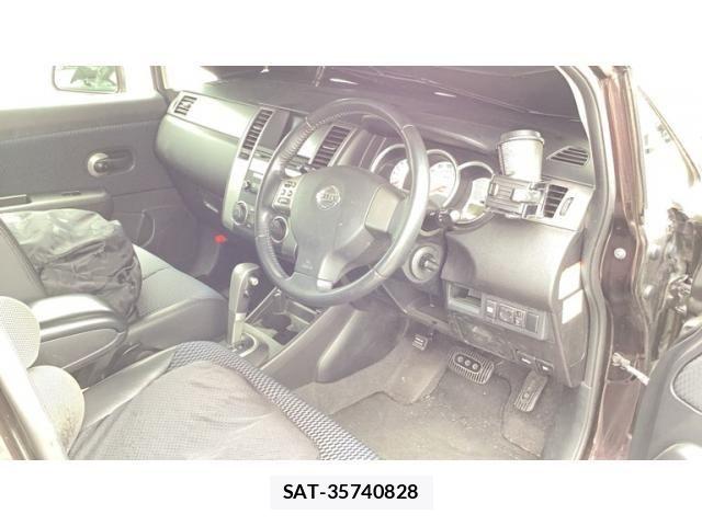 Nissan TIIDA 2011-07 7252597-2