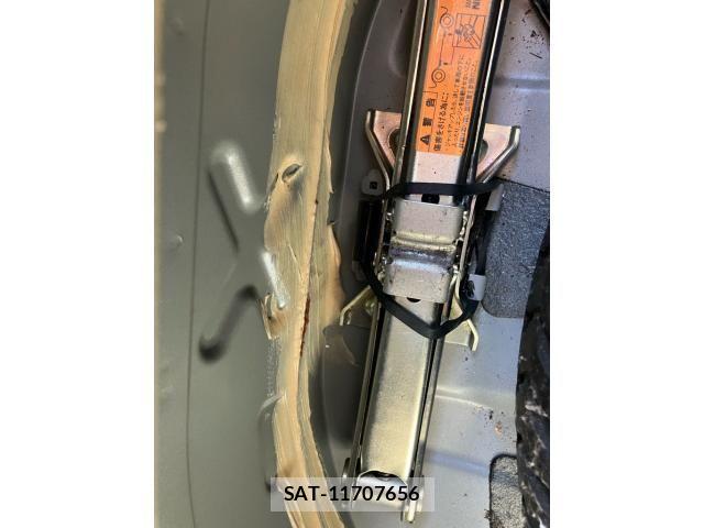 Nissan TIIDA 2005-07 7330679-16