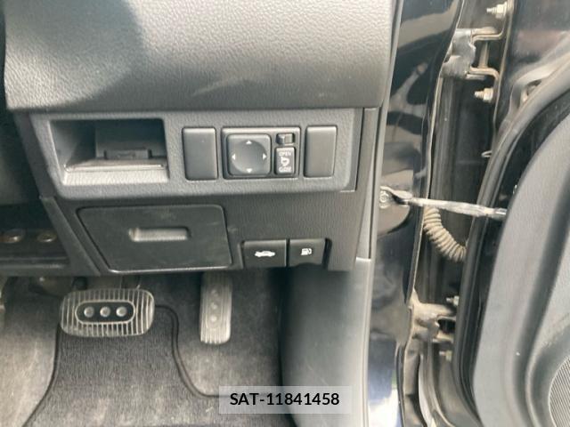 Nissan TIIDA 2010-01 7330677-12