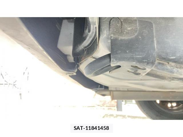 Nissan TIIDA 2010-01 7330677-19