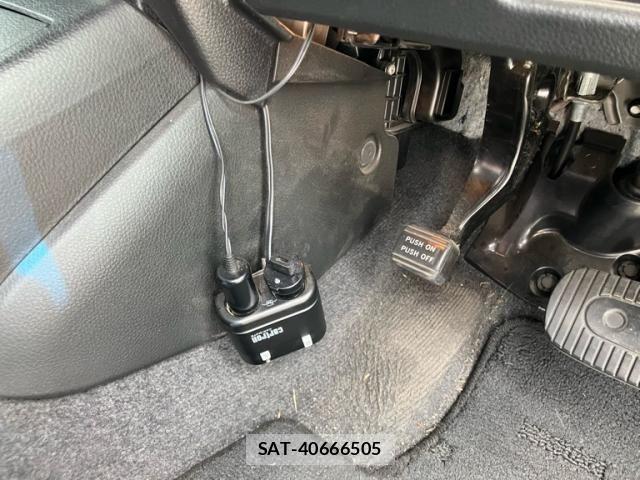 Nissan TIIDA 2009-11 7330684-9