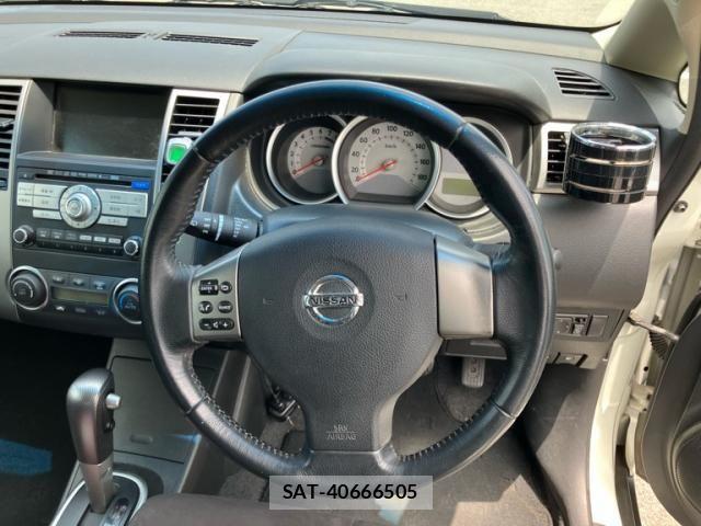 Nissan TIIDA 2009-11 7330684-10