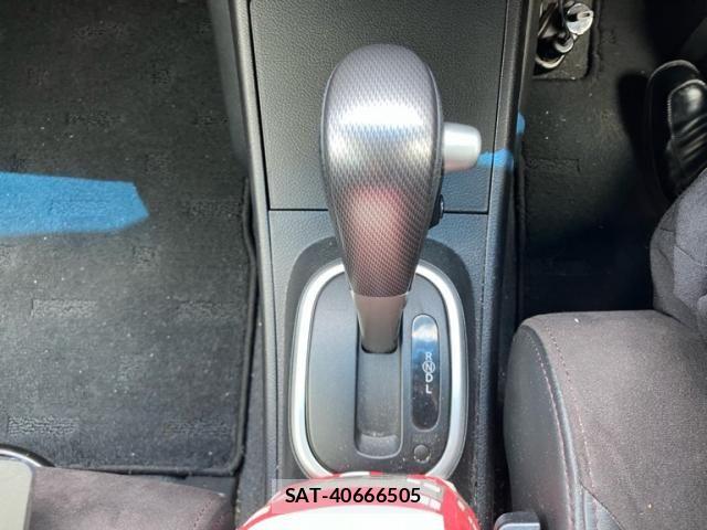 Nissan TIIDA 2009-11 7330684-11