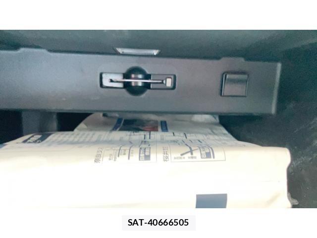 Nissan TIIDA 2009-11 7330684-15