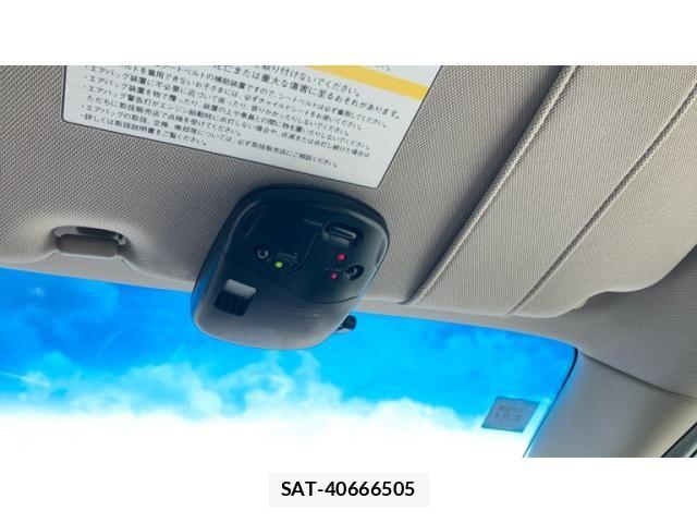 Nissan TIIDA 2009-11 7330684-16