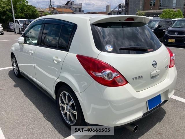 Nissan TIIDA 2009-11 7330684-1