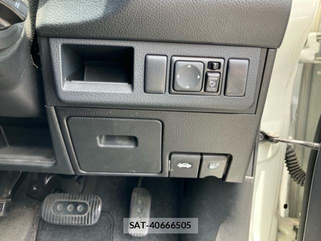 Nissan TIIDA 2009-11 7330684-8