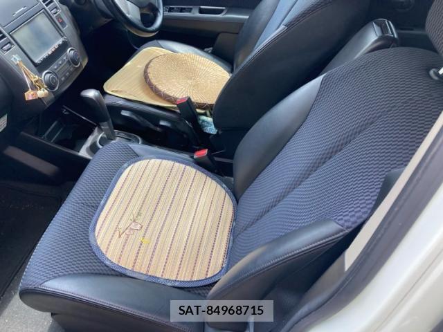 Nissan TIIDA 2010-01 7360182-9