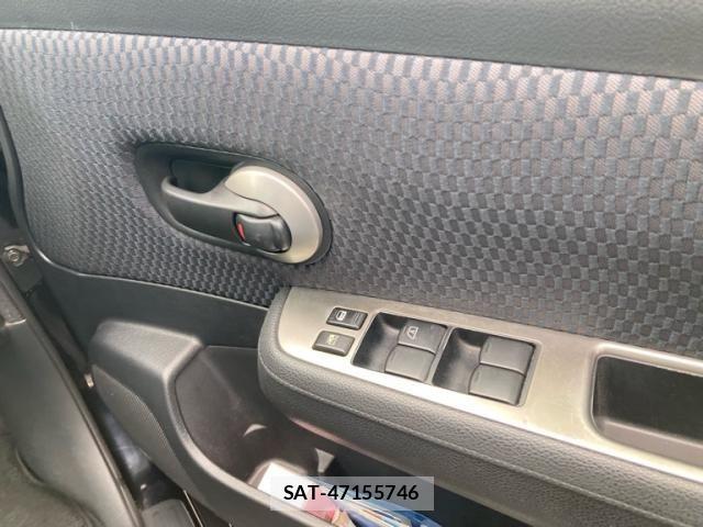 Nissan TIIDA 2010-05 7458428-13