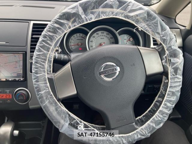 Nissan TIIDA 2010-05 7458428-16