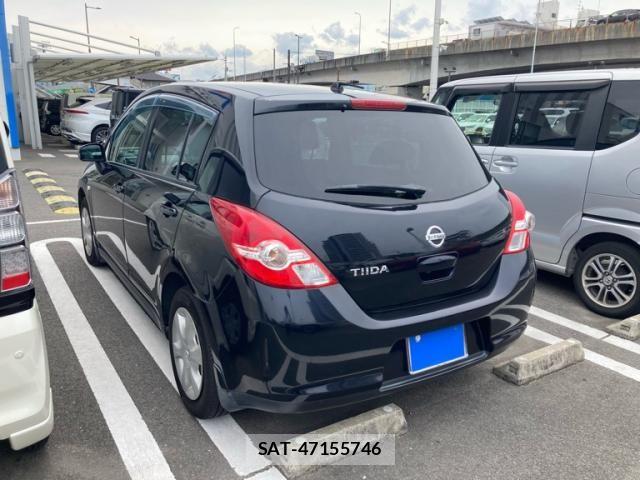 Nissan TIIDA 2010-05 7458428-2