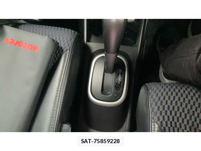 Nissan TIIDA 2009-07 7458427-15