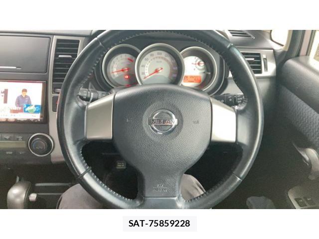 Nissan TIIDA 2009-07 7458427-17