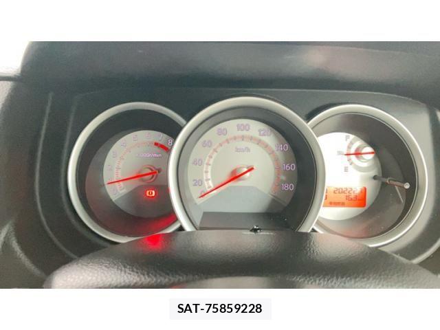 Nissan TIIDA 2009-07 7458427-18